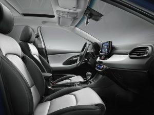 hyundai-i30-2017-innen-vorderstize