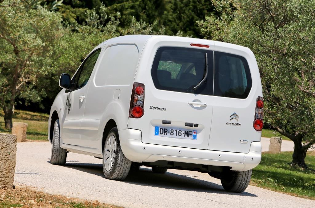 Citroen Berlingo L1 …. Absenkfahrzeug und Beifahrer Drehsitz