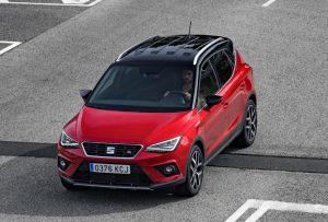 seat-arona-2018-ausen-vorne-dynamisch