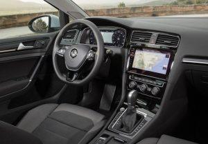 vw-golf-7-variant-tgi-2017-innen-cockpit