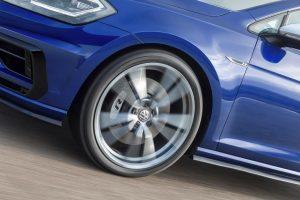 vw-golf-r-variant-2018-performance-paket-felgen-bremse