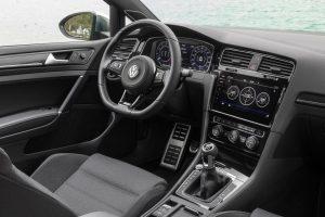 VW-golf-r-2017-innen-cockpit