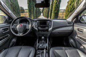 fiat-fullback-cross-2018-innen-cockpit