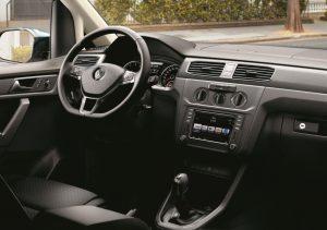 vw-caddy-tgi-2017-innen-cockpit