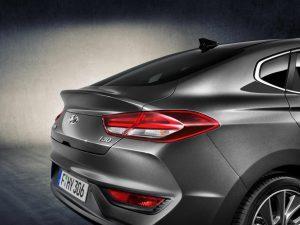 hyundai-i30-fastback-2018-hinten-heck-spoiler