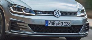 vw-golf-7-variant-gtd-2018-ausen-vorne-stossstange-logo