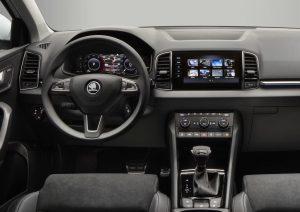 skoda-karoq-2018-innen-cockpit-navi