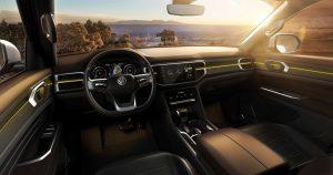 vw-atlas-cross-sport-tanoak-2018-innen-cockpit