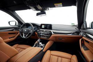 bmw-5er-touring-2018-innen-cockpit