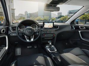 kia-ceed-2018-innen-cockpit