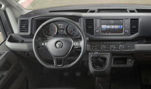 vw-crafter-kastenwagen-2018-innen-navi-lenkrad