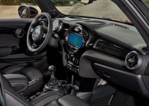 mini-cabrio-cooper-s-2018-innen-cockpit