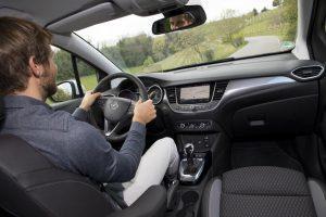 opel-crossland-x-lpg-2018-innen-cockpit