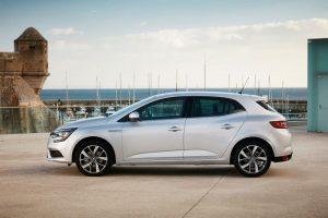 renault-megane-2018-ausen-seite