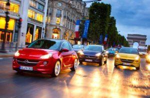 opel-adam-aussen-vorne-verkehr