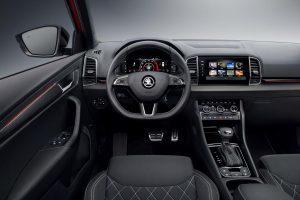 skoda-karoq-sportline-2018-innen-cockpit