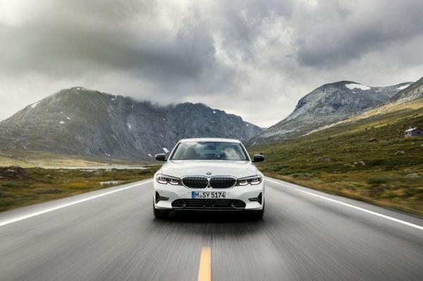 BMW 3er Limousine im Test (2019): wie hoch legt BMW die