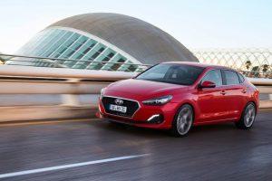 hyundai-i30-fastback-aussen-vorne