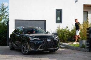 lexus-ux-aussen-vorne