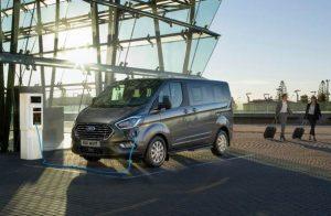 ford-tourneo-custom-hybrid-aussen