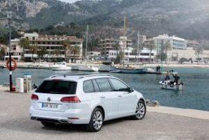 vw-golf-variant-aussen-hinten-2