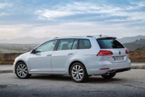 vw-golf-variant-aussen-hinten