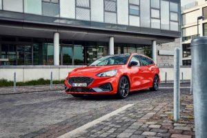 ford-focus-st-turnier-aussen-vorne