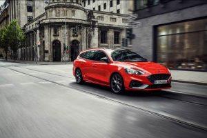 ford-focus-st-turnier-2019-aussen-seitlich-dynamisch