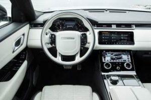 range-rover-velar-innen