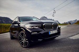 bmw-x5-xdrive45e-2019-aussen-front-seitlich