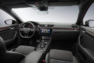 skoda-superb-combi-2020-innen-armaturenbrett