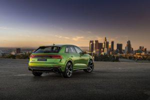 audi-rs-q8-2019-aussen-hinten-seitlich-gruen