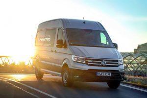 vw-e-crafter-2020-aussen-front-und-seite-nah