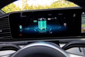 mercedes-gle-plug-in-hybrid-2020-innen-display