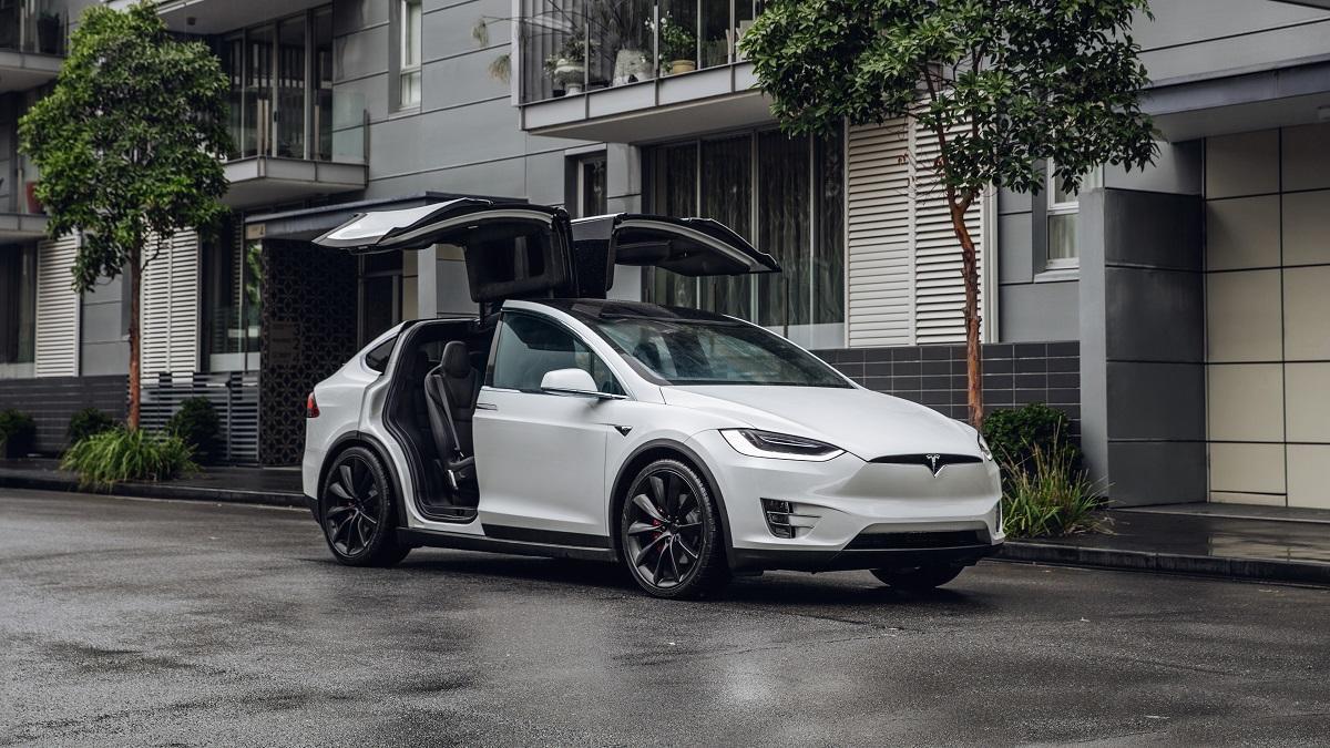 Tesla Model X 2020 im Test: Das Oberklasse-E-SUV nimmt die Herausforderung an