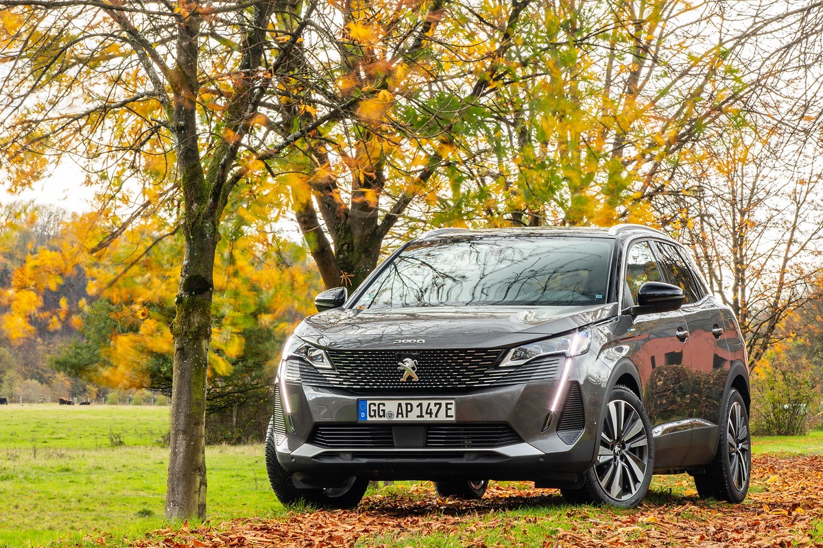Peugeot 3008 2021 im Test: Facelift für den Stilisten unter den  Kompakt-SUVs 