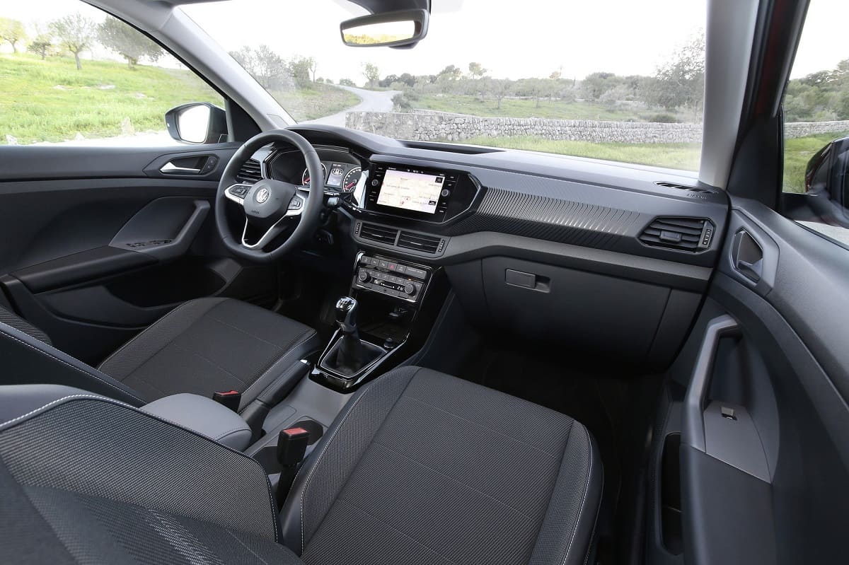 vw-t-cross-2021-innen-cockpit