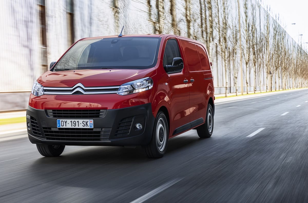 citroen-jumpy-2021-aussen-dynamisch