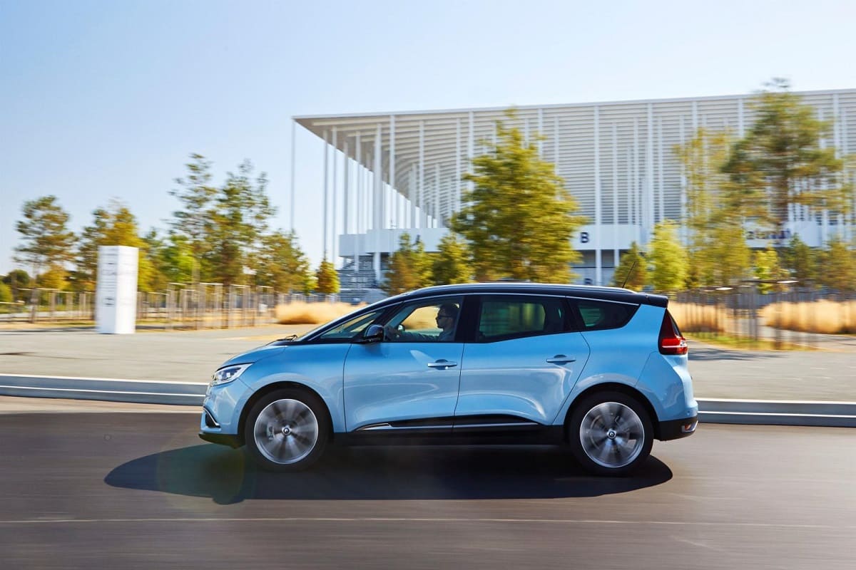 renault-grand-scenic-2021-aussen-seite