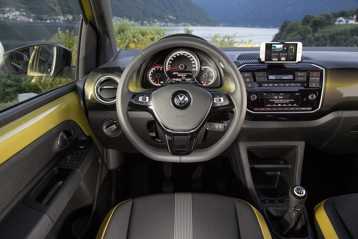 vw-up!-2021-innen-cockpit