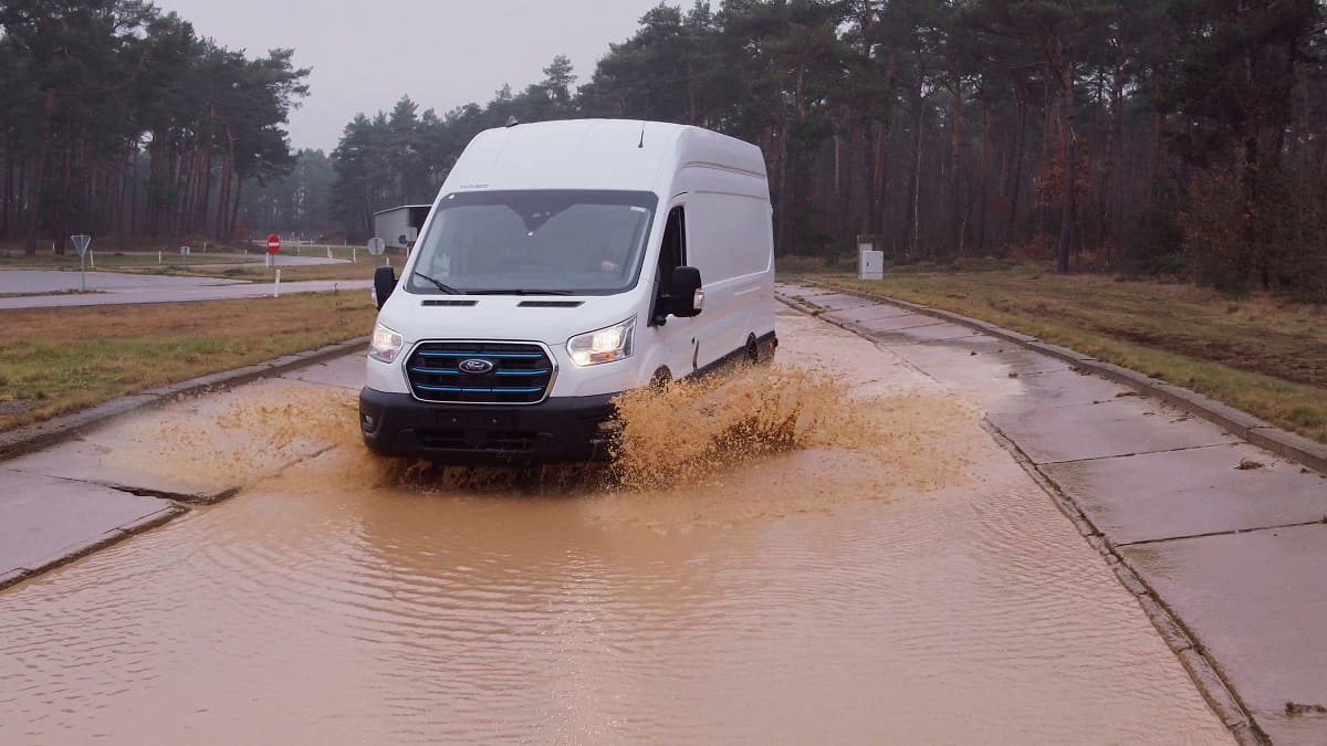 ford-e-transit-2021-aussen-kastenwagen