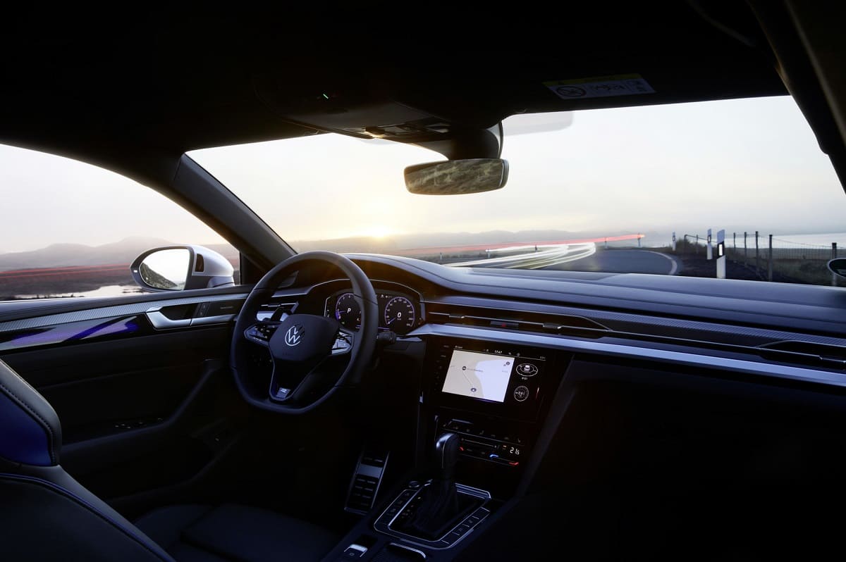 vw-arteon-r-2021-innen-cockpit