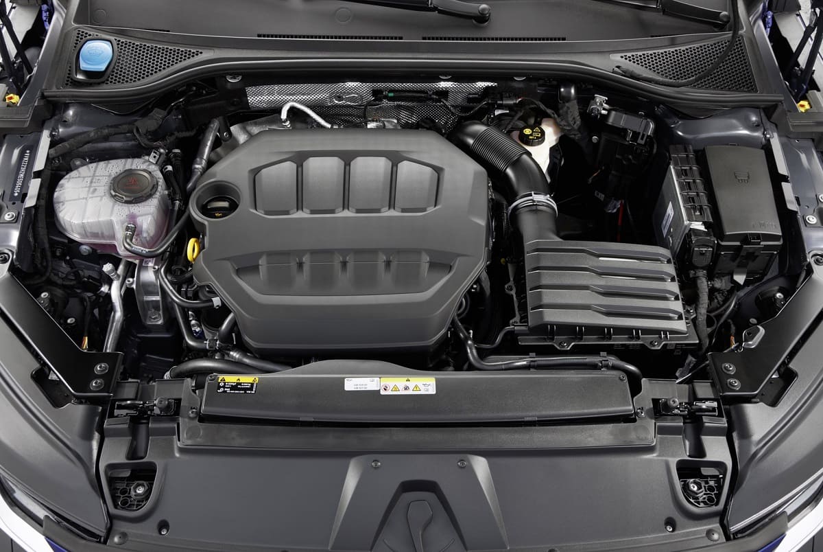 vw-arteon-r-2021-innen-motor