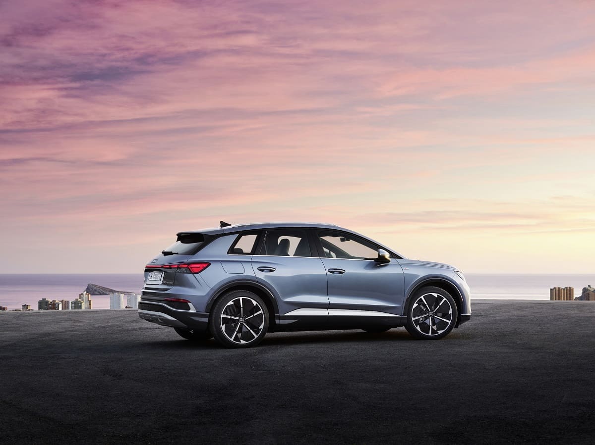 audi-q4-e-tron-2021-aussen-seite