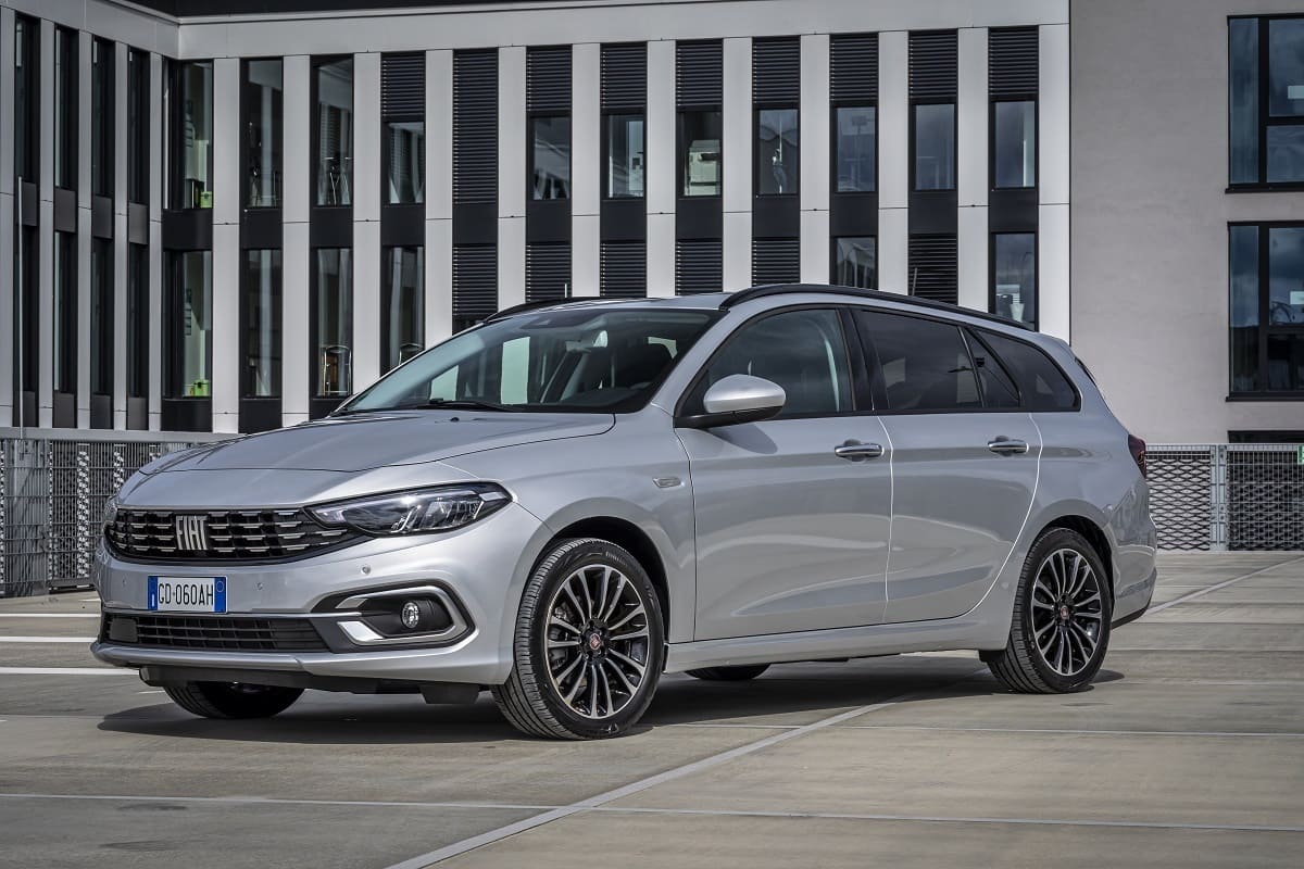 Fiat Tipo Kombi im Test (2021): Ist der aufgefrischte Kompakt-Kombi ein  heißer Tipp? 