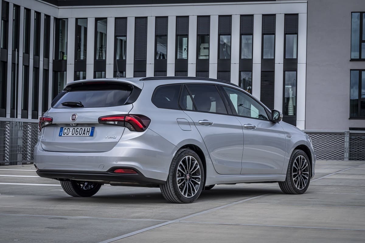 fiat-tipo-kombi-2021-aussen-seitlich-heck