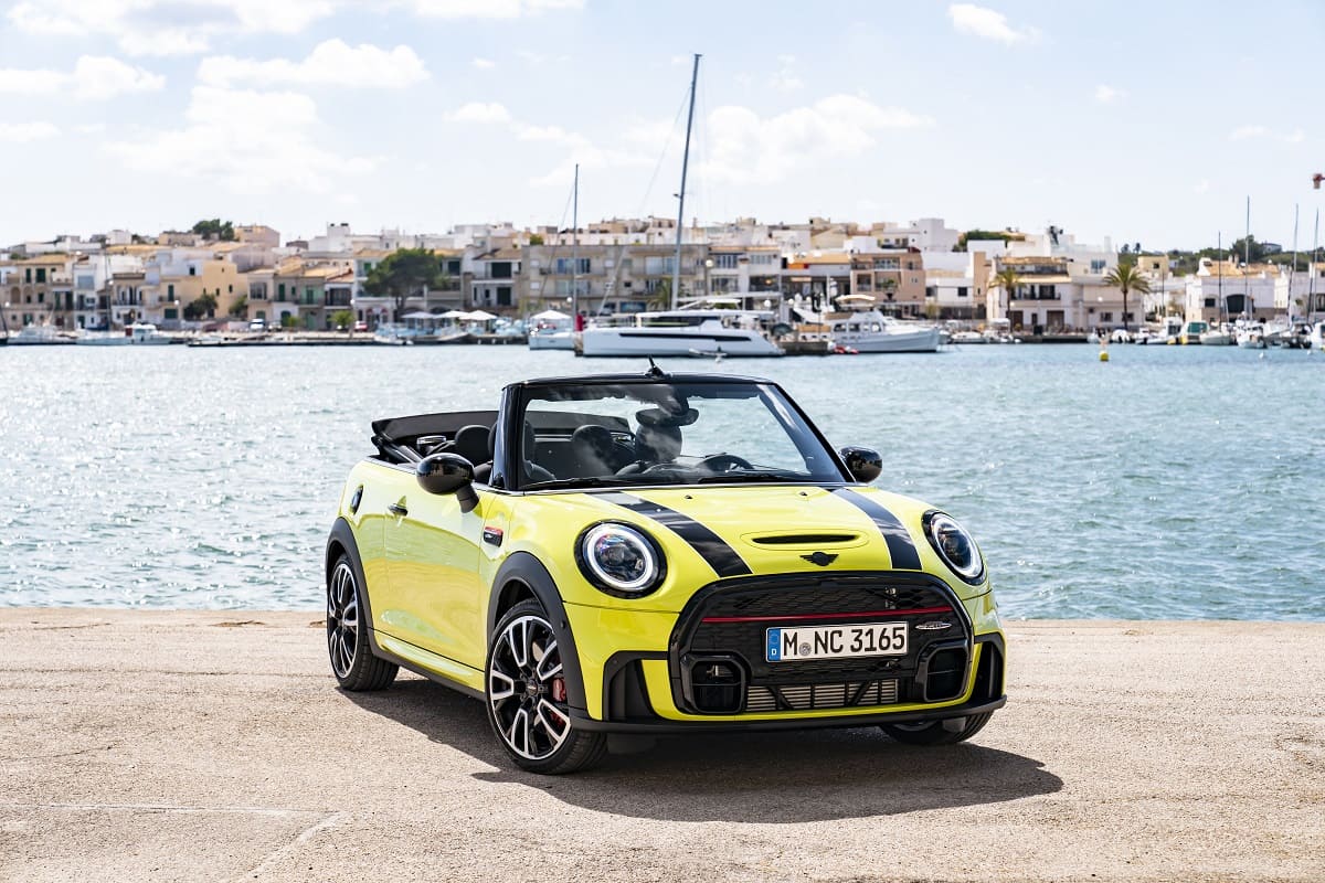 Mini Cabrio JCW im Test (2021): In Bestform aus den Modellpflege-Hallen?