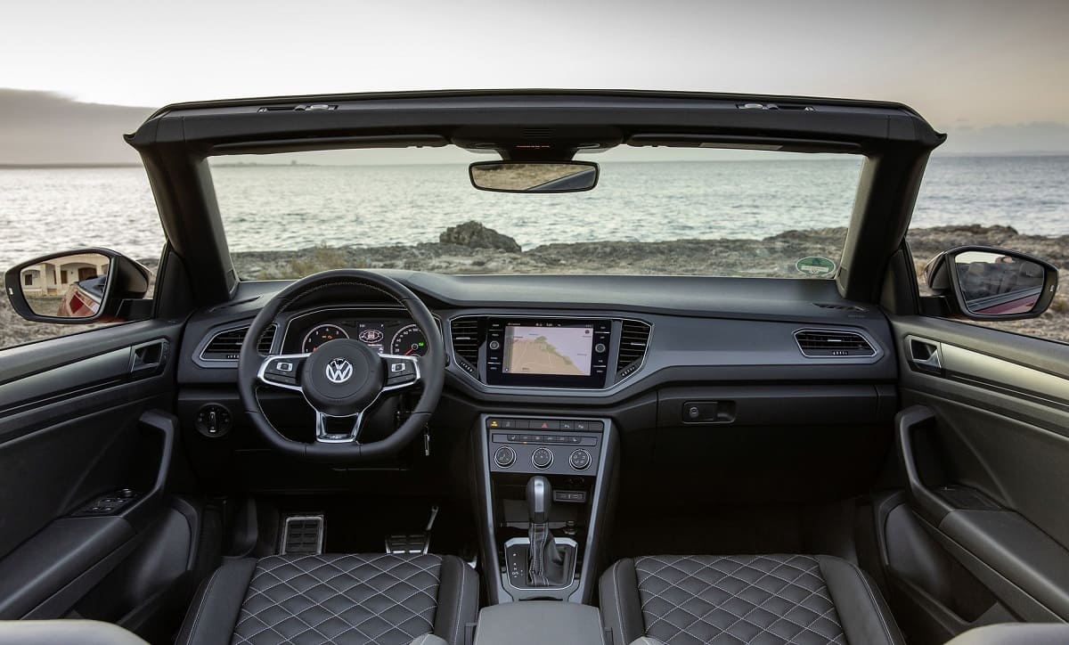 vw-t-roc-cabrio-2021-innen-cockpit