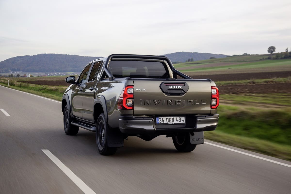 toyota-hilux-2021-aussen-heck