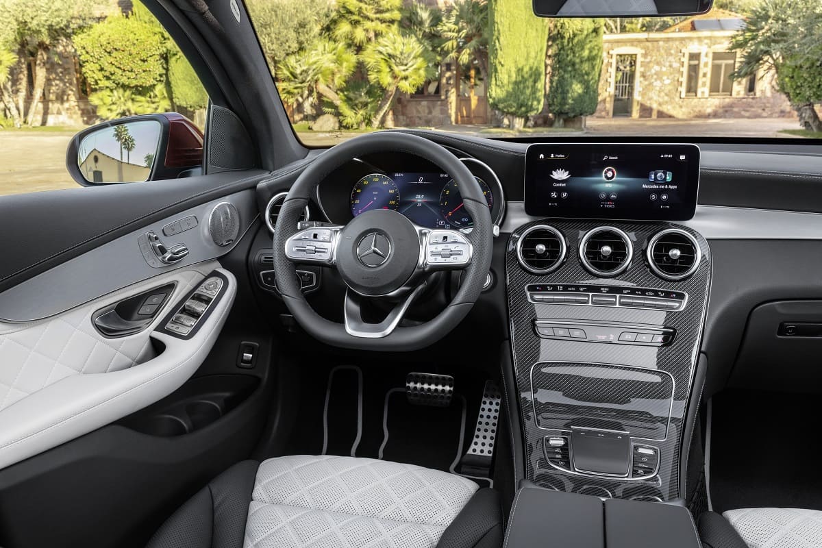 mercedes-glc-coupe-2021-innen-cockpit